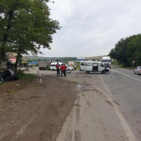 На Ставрополье перевернулся автомобиль «Хендэ», погибли 2 человека